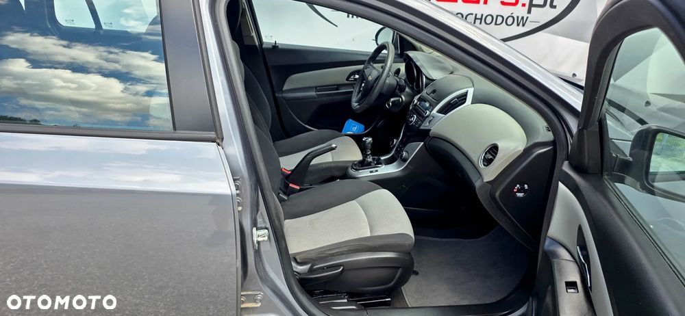 Chevrolet Cruze 1.6 LT - 19