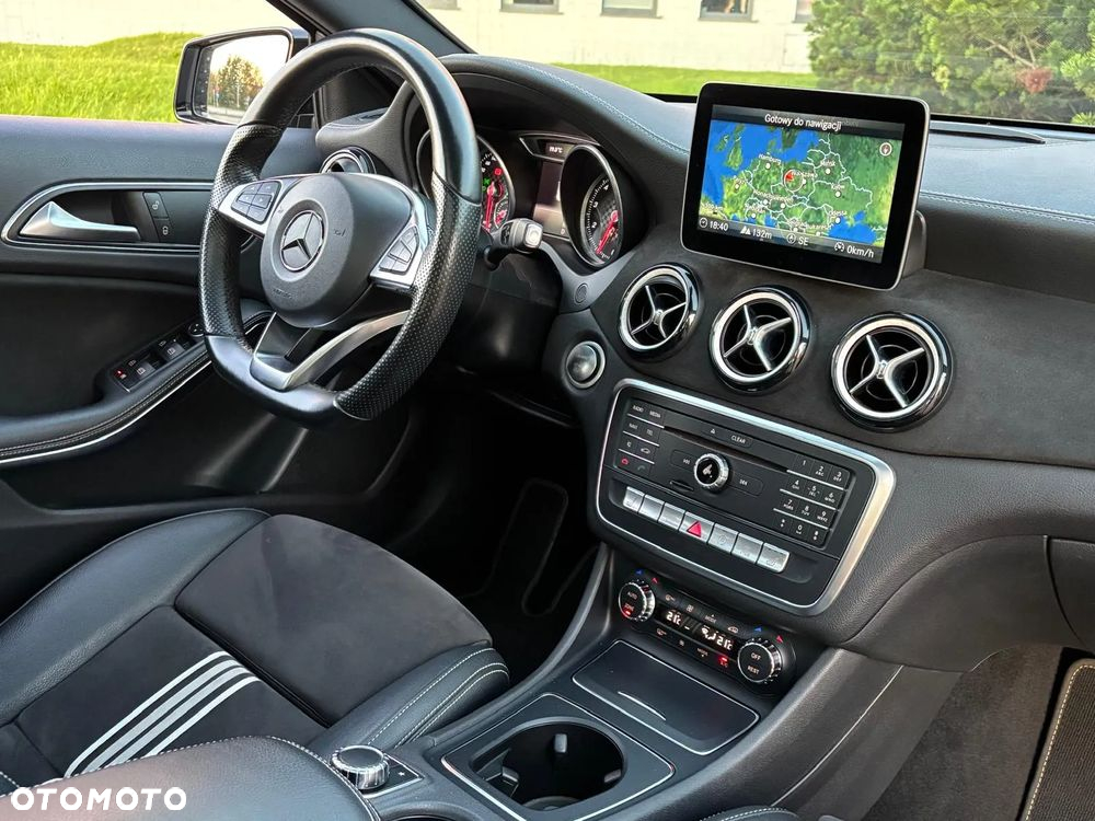 Mercedes-Benz Klasa A 180 7G-DCT AMG Line - 18