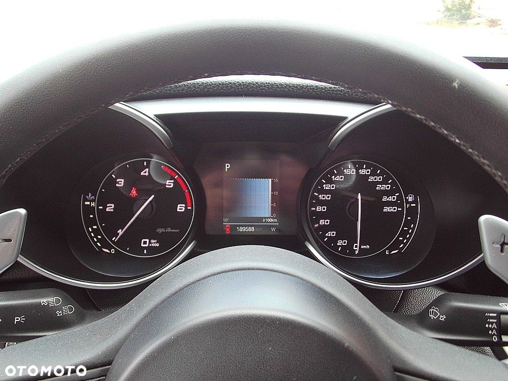 Alfa Romeo Giulia 2.2 AT8 Business - 12
