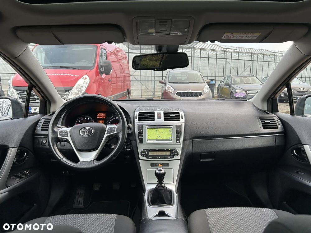 Toyota Avensis 1.8 Sol NAVI - 27