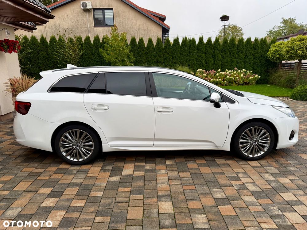 Toyota Avensis Touring Sports 1.8 Executive - 6