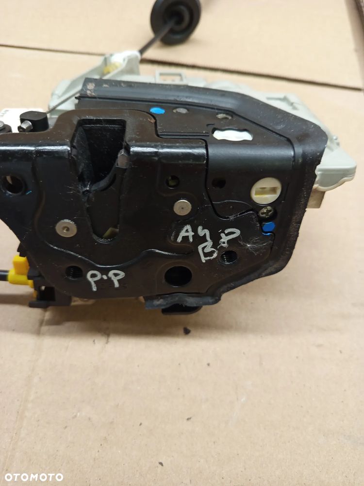 AUDI A4 B8 SEDAN 08-12 1.8 TFSI ZAMEK DRZWI PRAWY PRZÓD PRAWY TYŁ 8K0839016 - 11