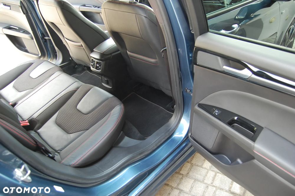 Ford Mondeo 2.0 EcoBlue ST-Line - 24
