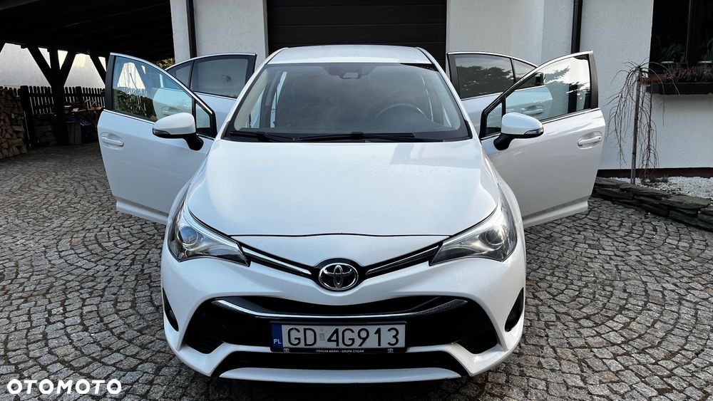 Toyota Avensis 2.0 D-4D Premium - 16