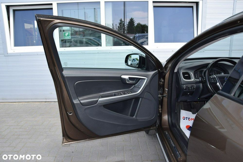 Volvo V60 Cross Country D3 Drive-E Summum - 35