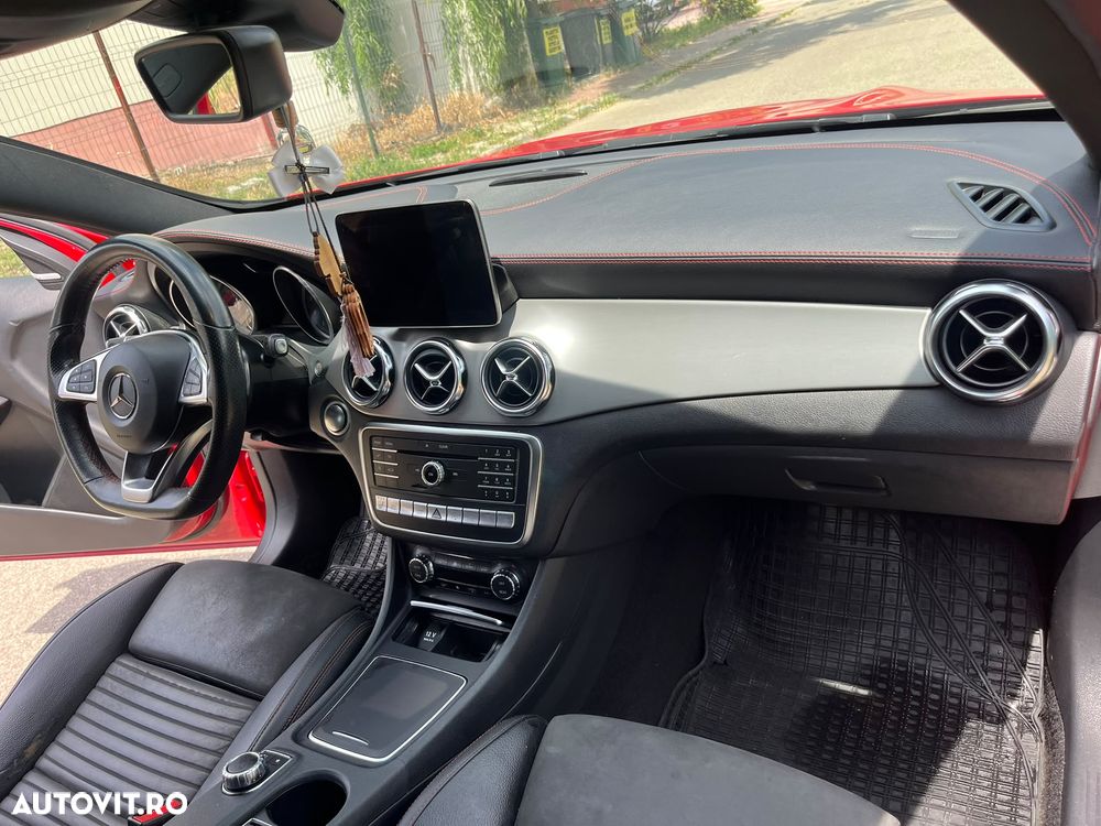 Mercedes-Benz GLA 220 4MATIC - 10