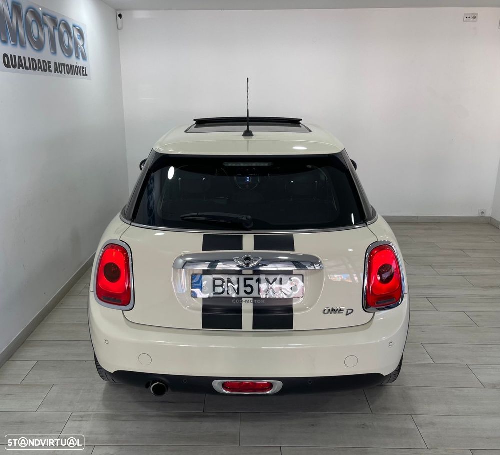 MINI 5 Portas One D - 18