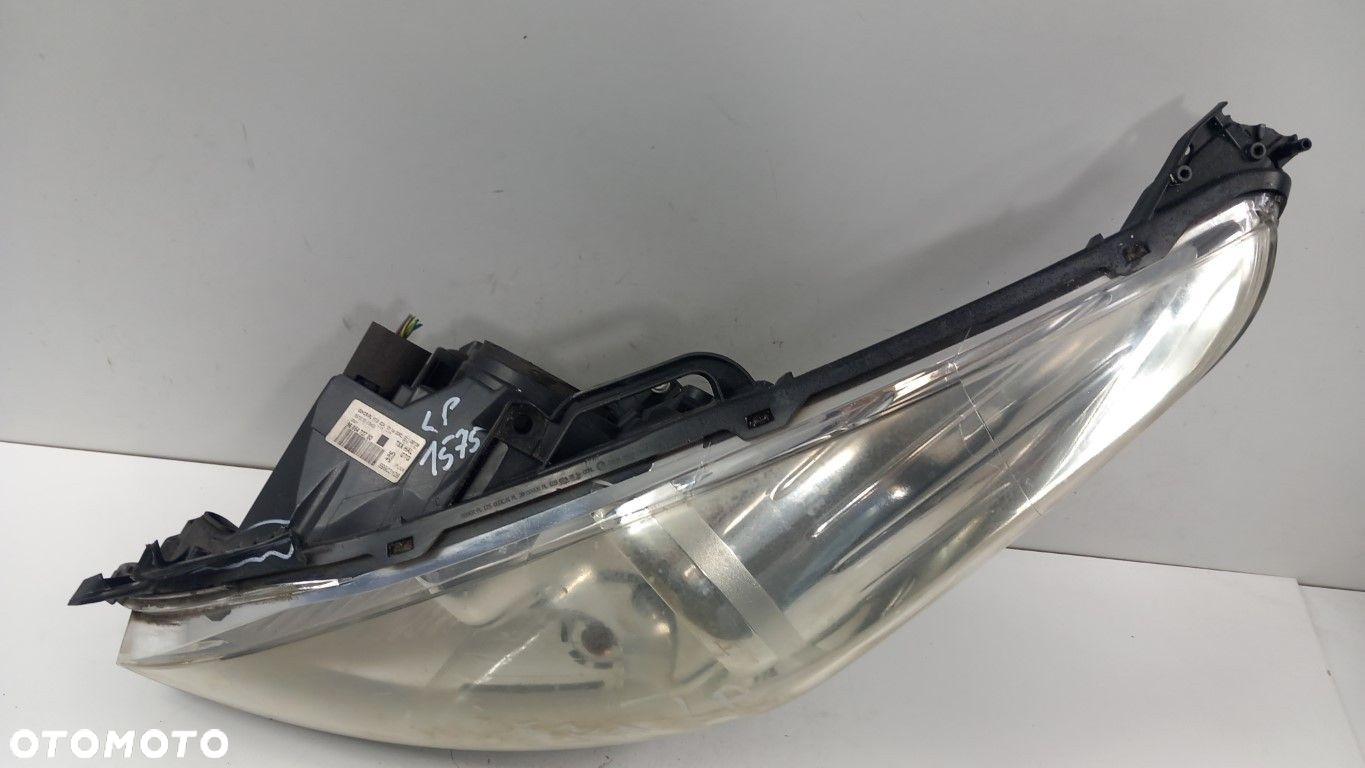 PEUGEOT 5008 I LAMPA PRZÓD LEWA - 2