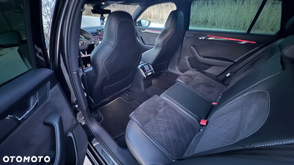 Skoda Superb 2.0 TDI DSG Sportline - 12