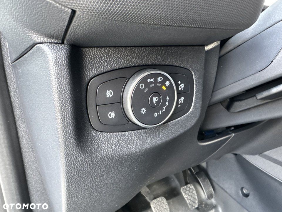 Ford Transit Courier - 20