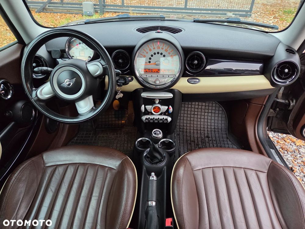 MINI Clubman Cooper D - 12