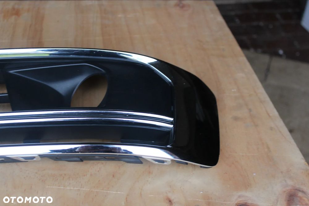 KRATKA ZDERZAKA PRAWA AUDI A8 D5 4N0807680 2018 - 10