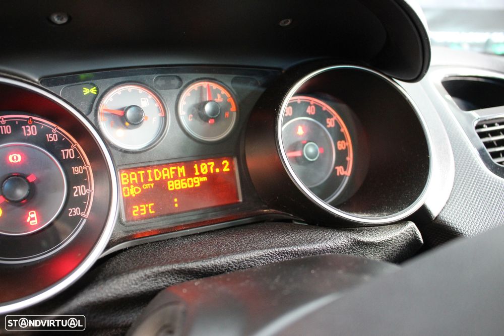 Fiat Punto 1.2 Lounge S&S - 22