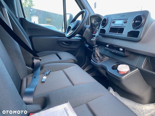Mercedes-Benz sprinter - 4