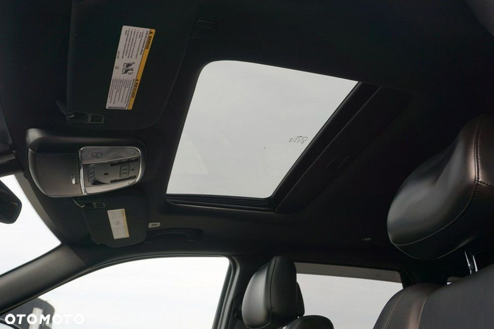 Jeep Grand Cherokee - 26