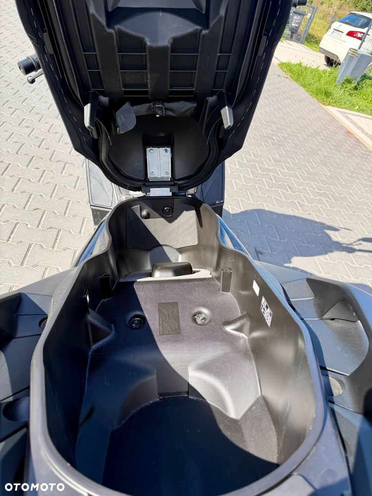 Yamaha X-max - 13