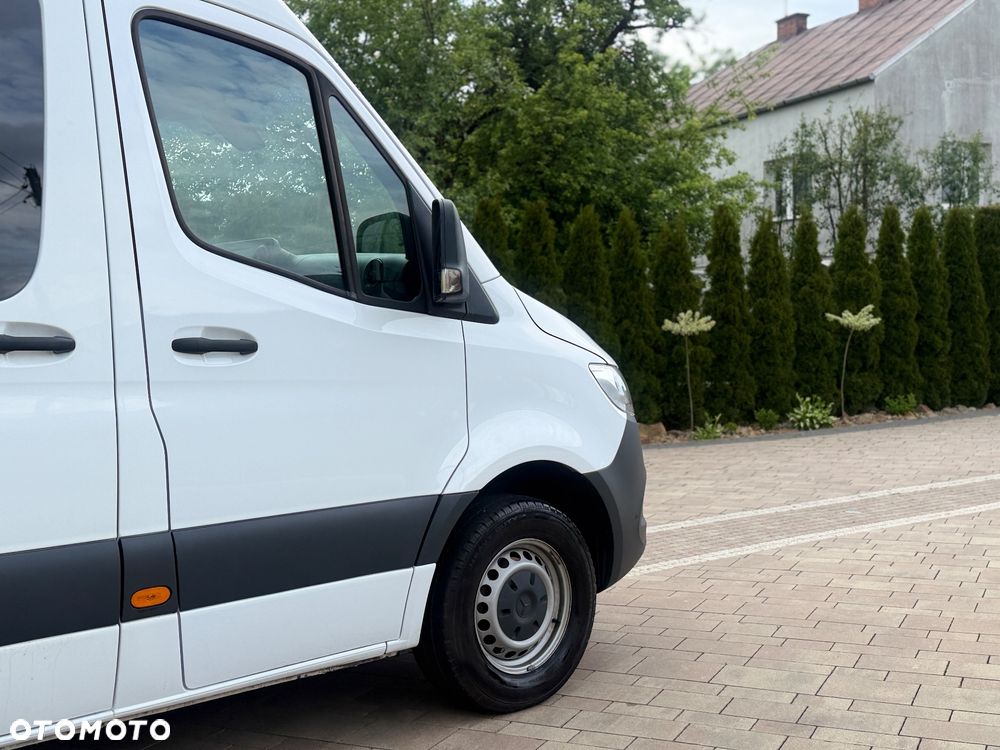 Mercedes-Benz Sprinter - 2