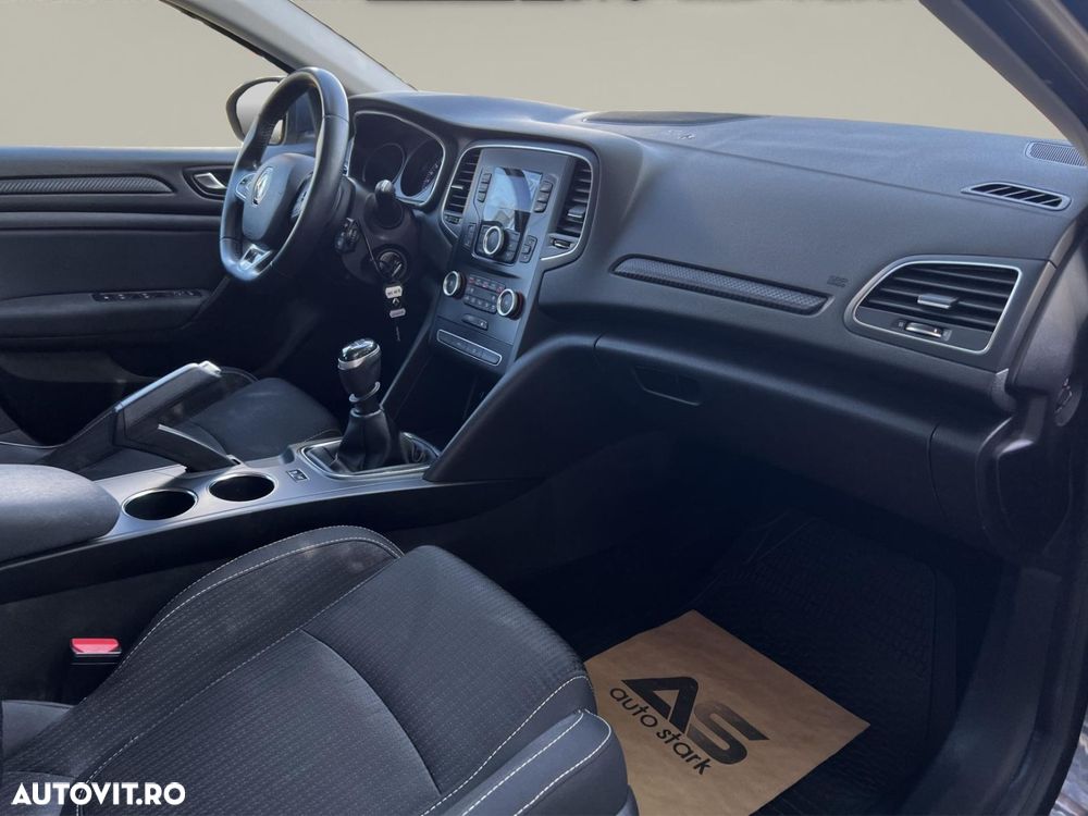 Renault Megane TCe Life - 20