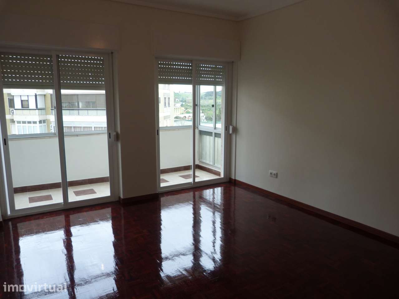 Apartamento Renovado - Excelente localização - Grande imagem: 3/7
