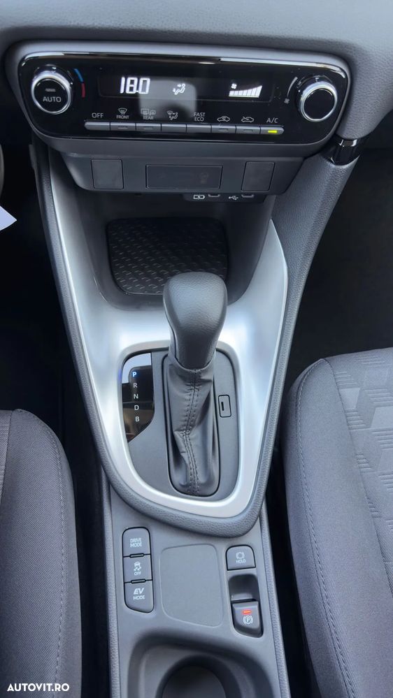 Toyota Yaris 1.5 VVT-i HSD Eco - 17
