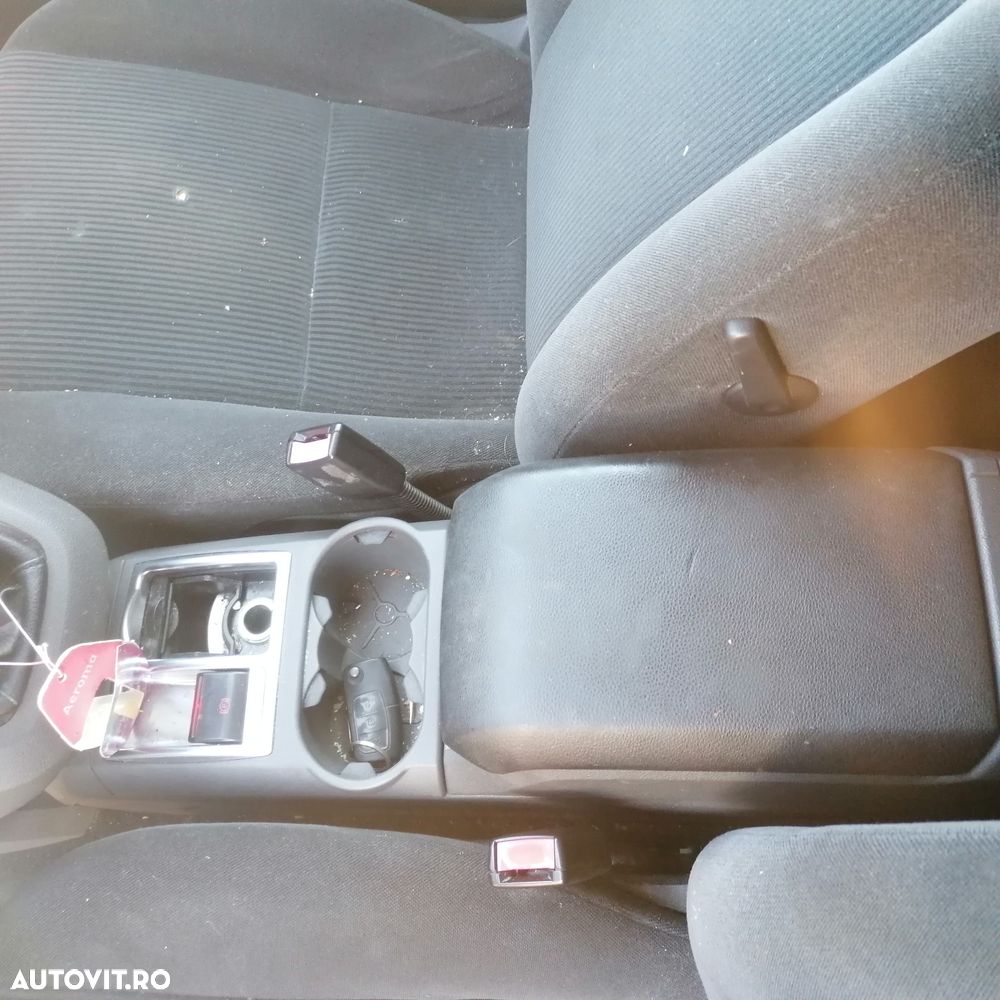 Dezmembrari  Ford C-MAX 1  2003  > 2010 1.6 TDCi Motorina - 12