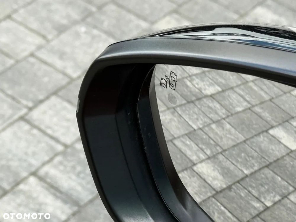 Peugeot 5008 1.5 BlueHDI Allure S&S EAT8 - 25