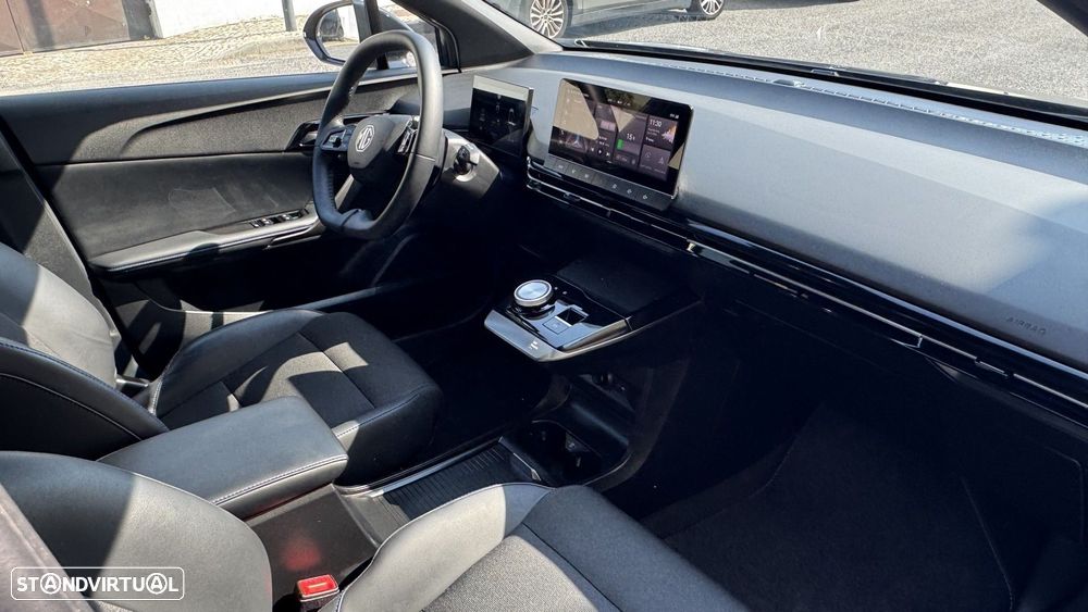MG MG4 64 kWh Luxury - 11
