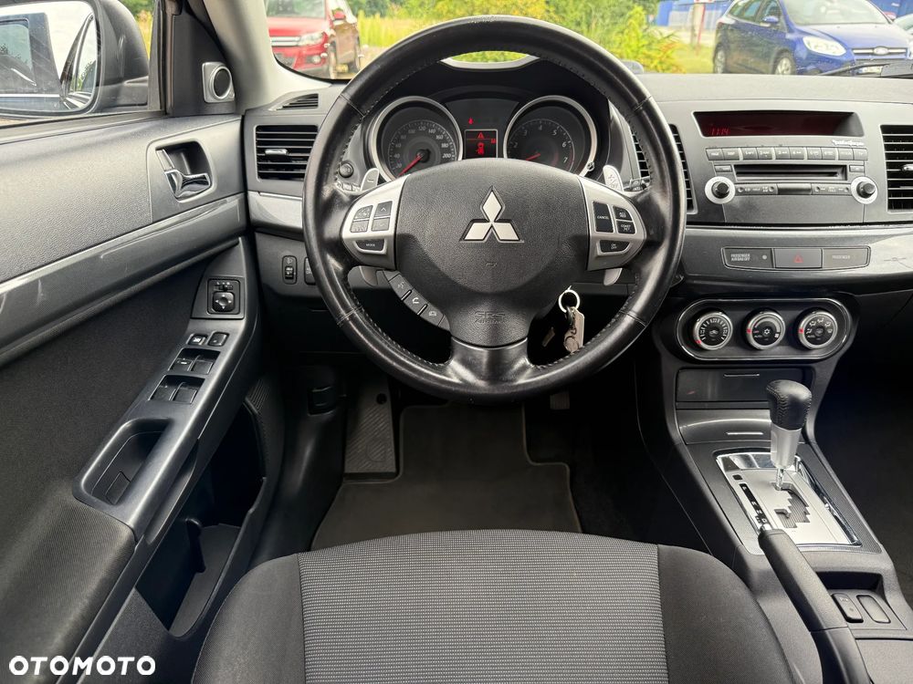 Mitsubishi Lancer - 12