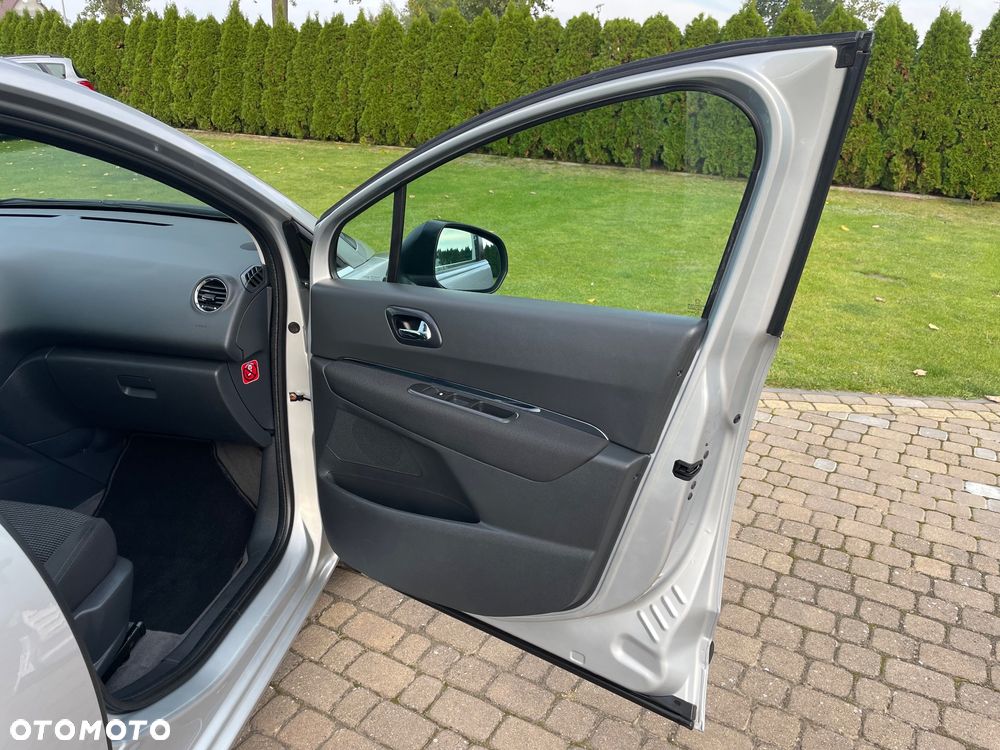 Peugeot 5008 - 25