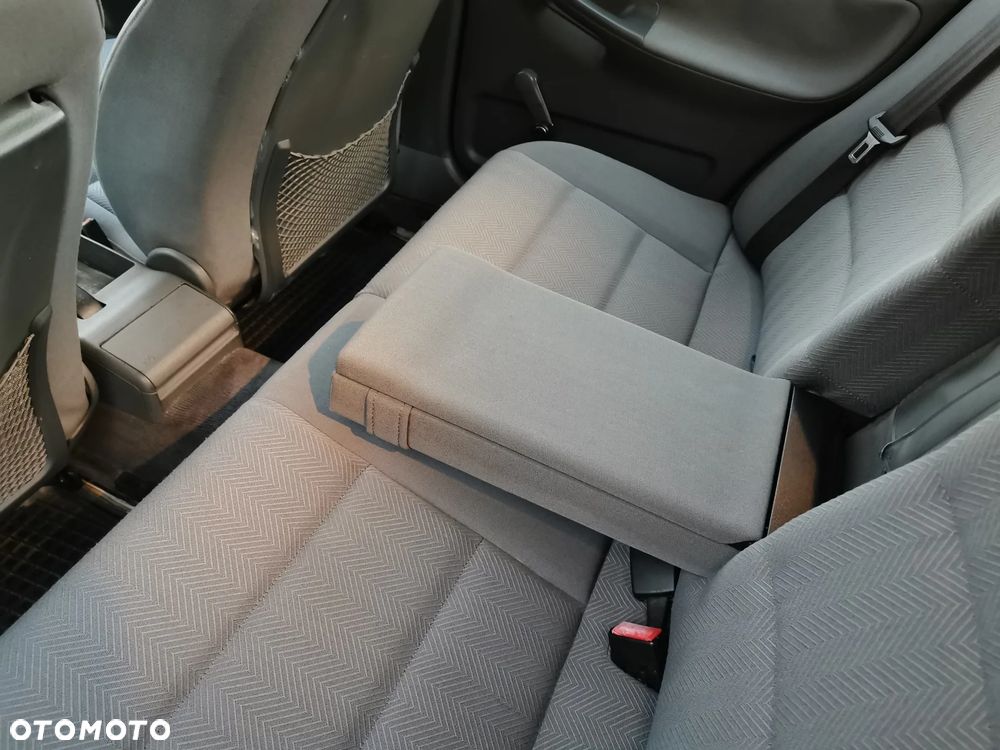 Audi A4 Limousine - 28