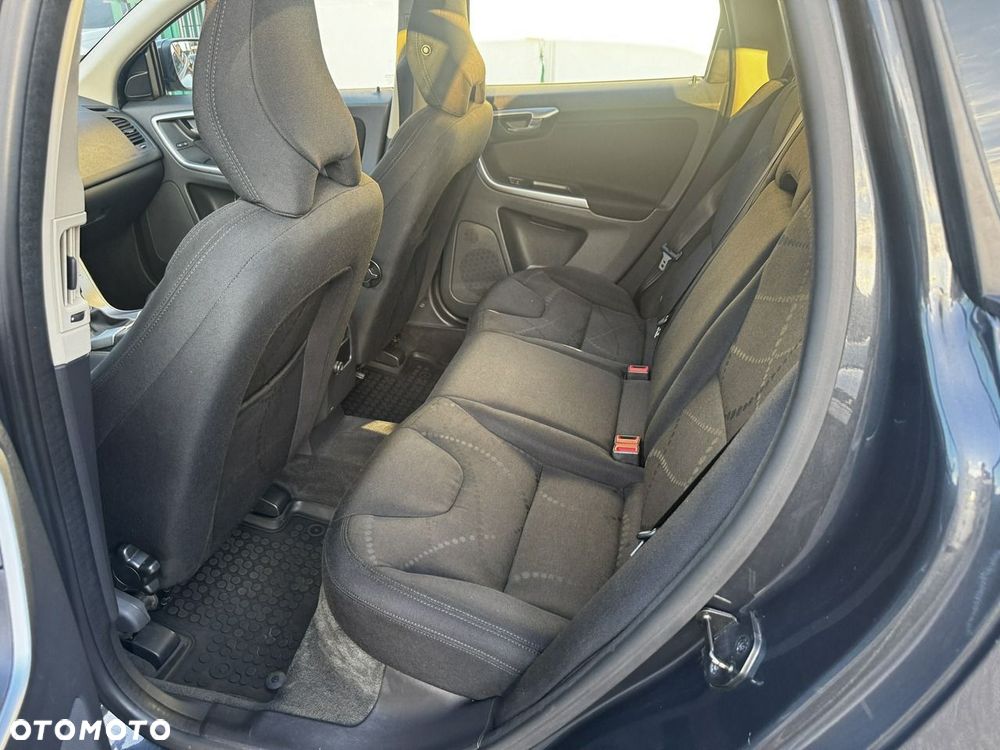 Volvo XC 60 2.4D AWD - 11