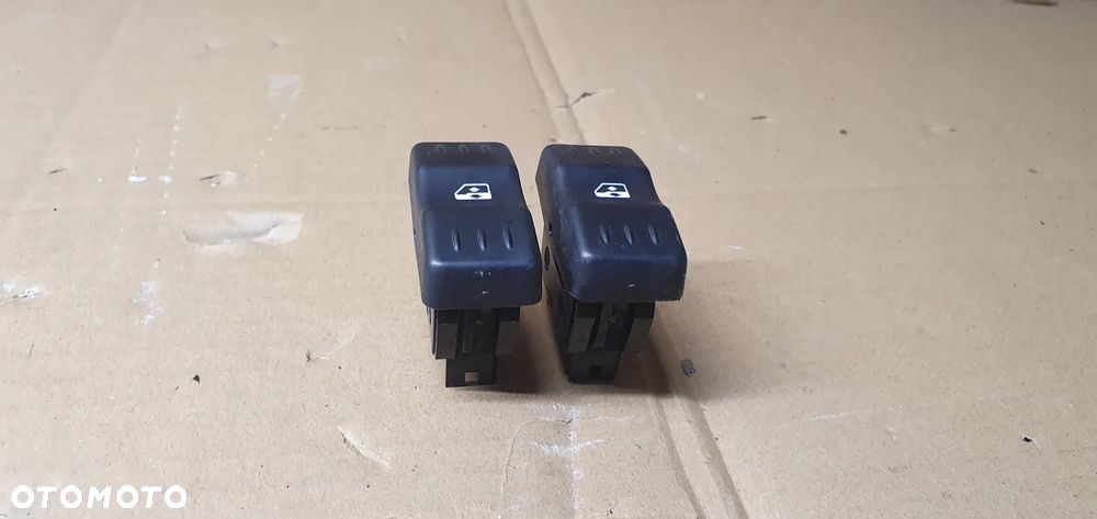 Przycisk przełącznik szyby Dacia Logan I - 2