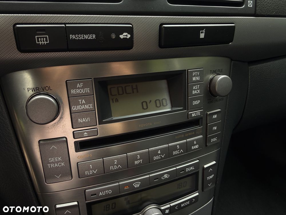 Toyota Avensis 1.8 VVT-i Sol - 11