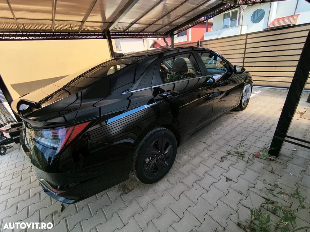Hyundai Elantra 1.6 l 123 CP 6MT Highway - 6