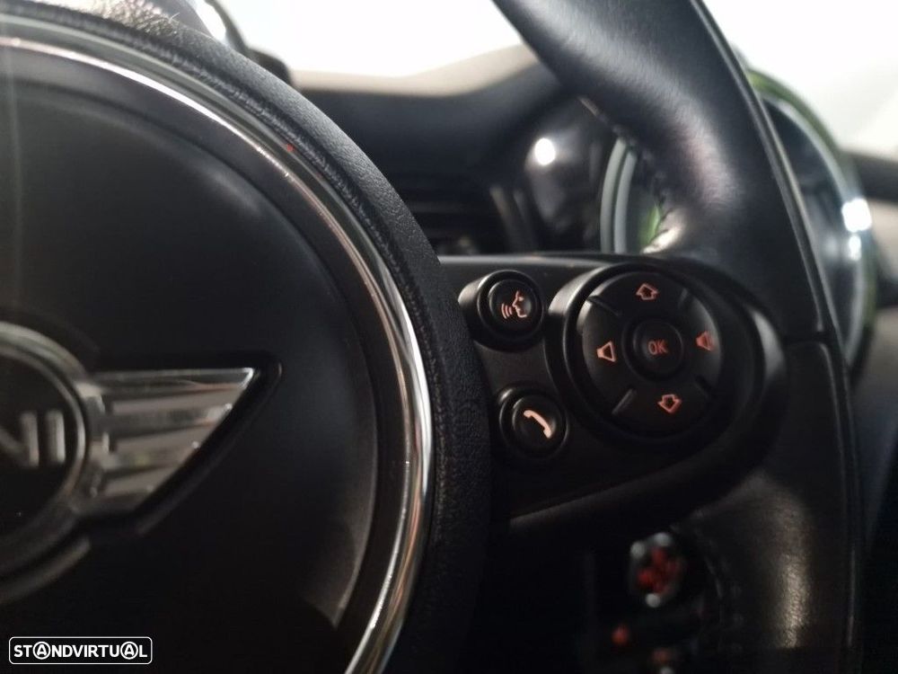 MINI 5 Portas Cooper D - 22