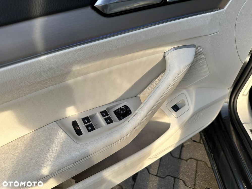 Volkswagen Passat 1.8 TSI (BlueMotion Technology) DSG Highline - 13