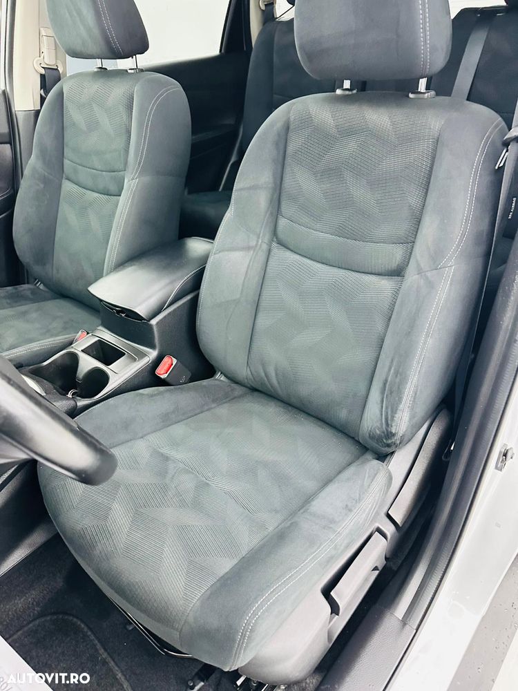 Nissan X-Trail 1.6 dCi N-Connecta - 16