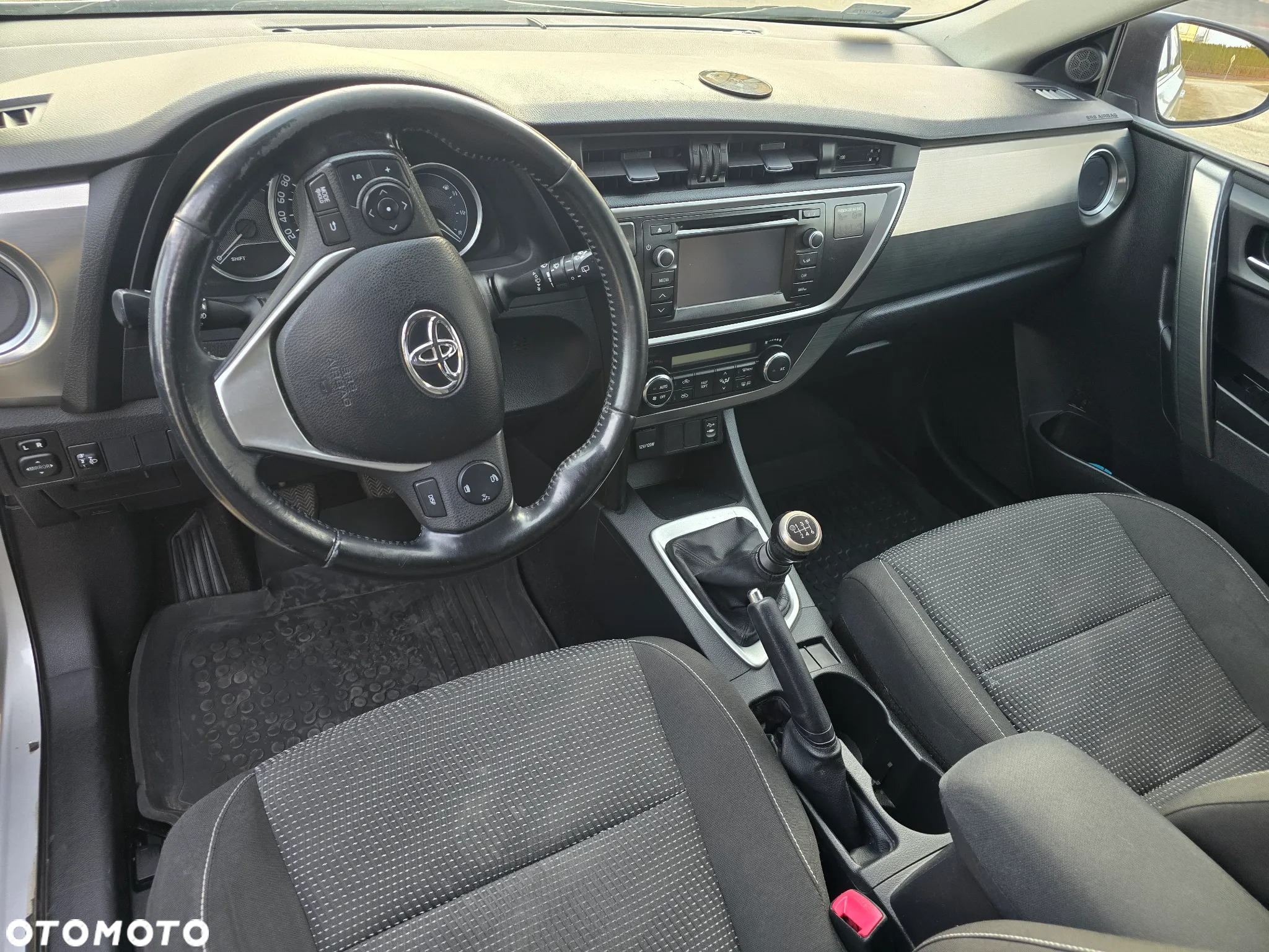 Toyota Auris - 4