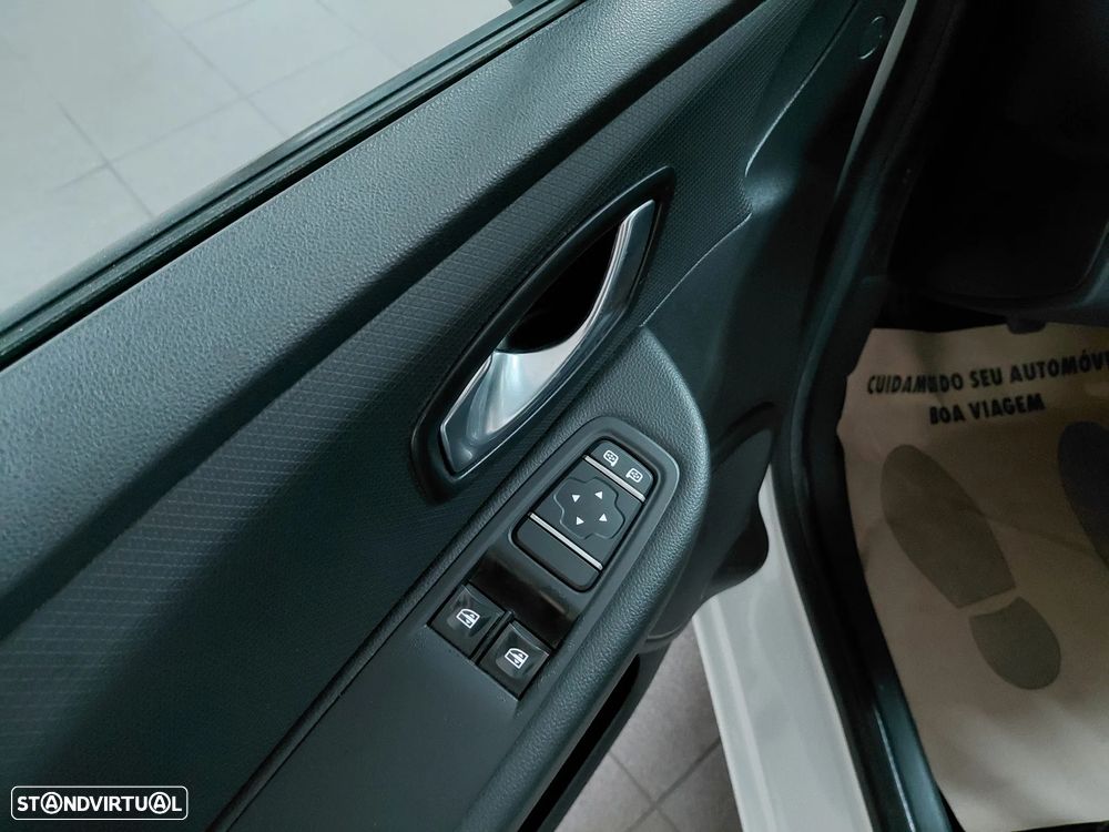 Renault Clio 1.5 DCi Van Iva Dedutível - 11