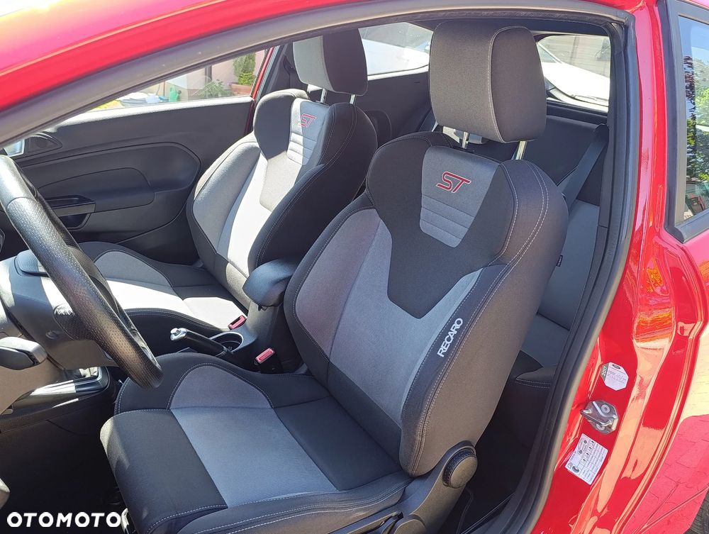 Ford Fiesta ST - 16