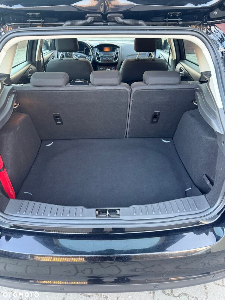 Ford Focus 1.5 TDCi SYNC Edition - 16