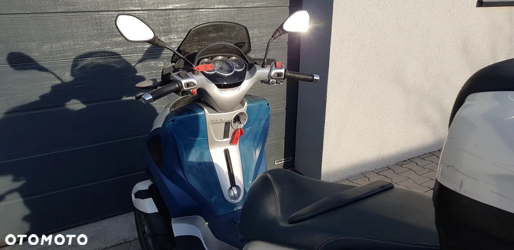 Piaggio MP-3 - 8