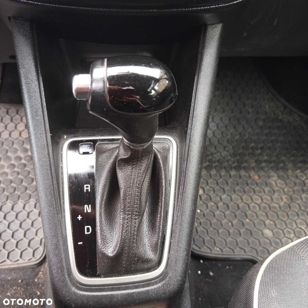 Kia Venga - 6