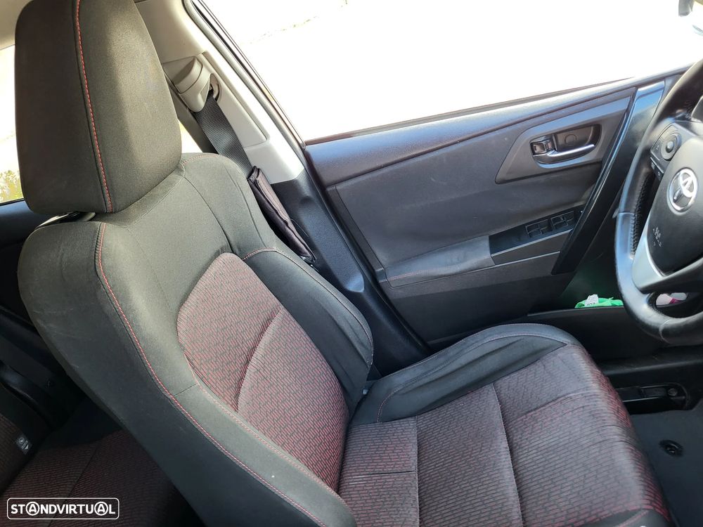 Toyota Auris Touring Sports 1.4 D-4D Com+P.Sport - 14