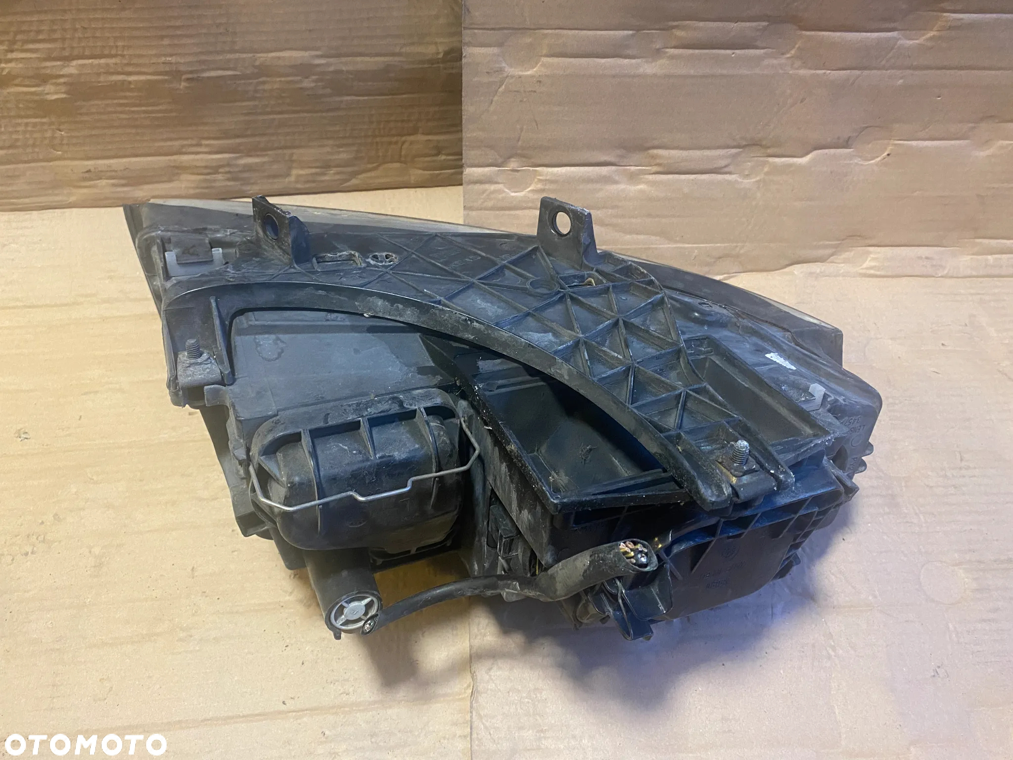 Lampa + ślizg Audi A4 B6 8E0941003F soczewka lewa OE - 4