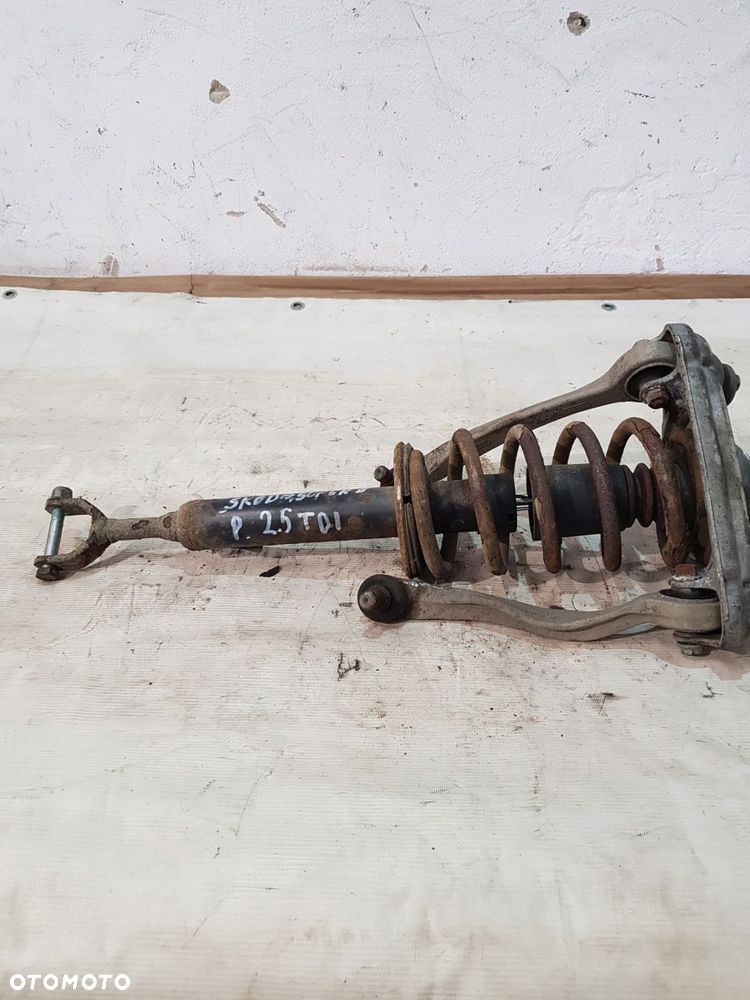 amortyzator prawy przód skoda vw audi 2.5 tdi - 2
