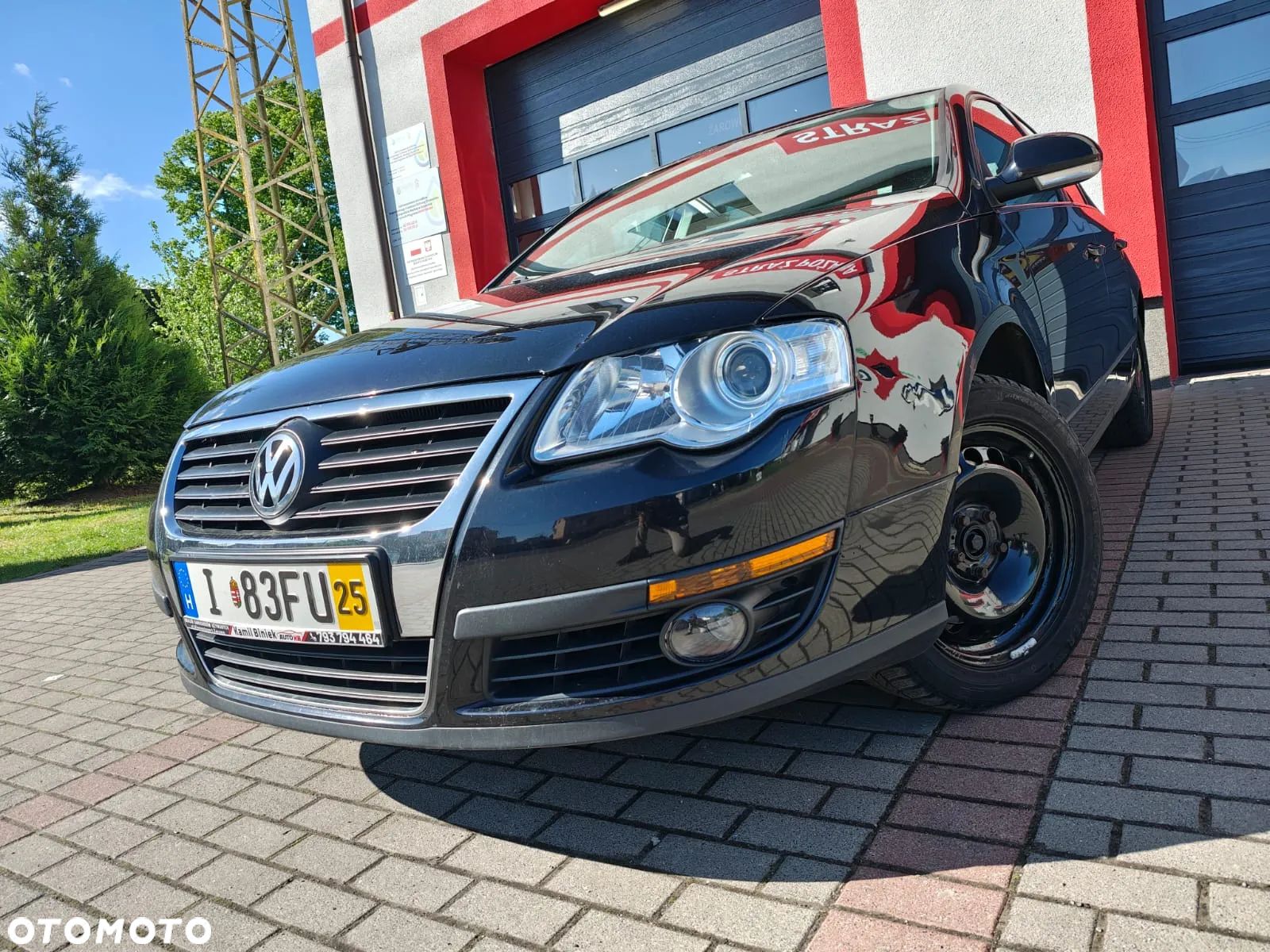 Volkswagen Passat - 1