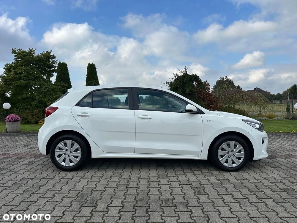 Kia Rio - 11