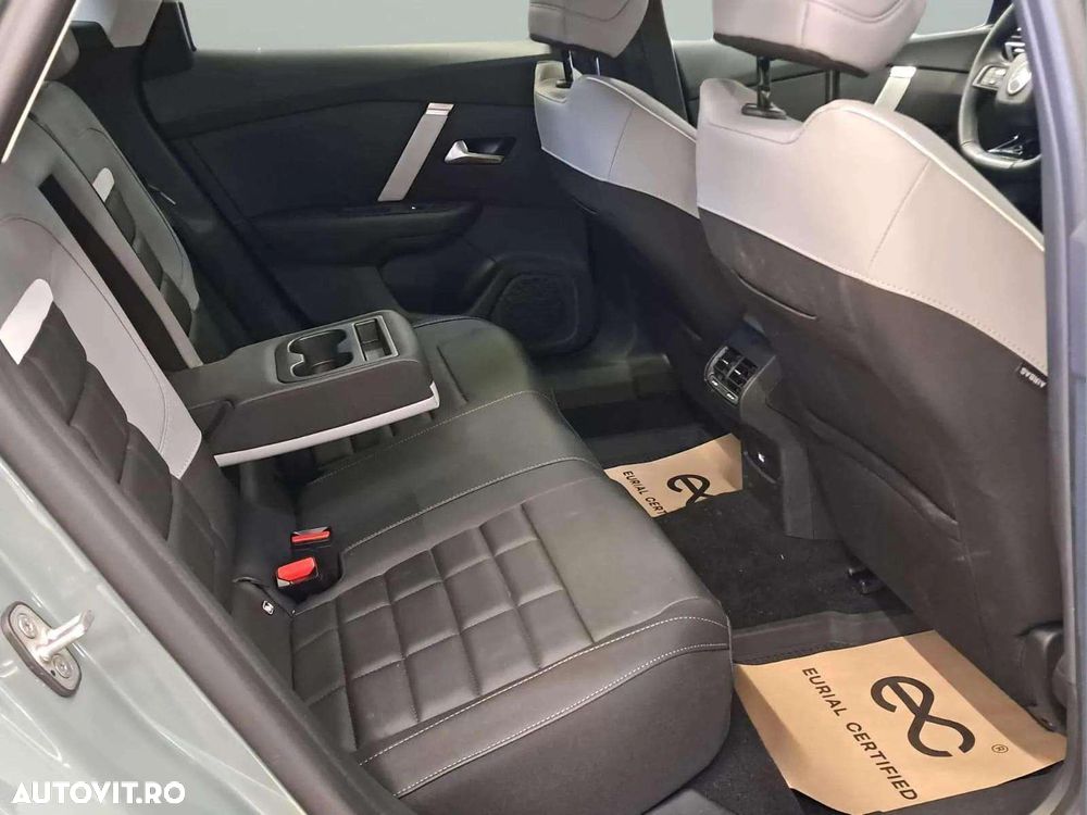 Citroën C4 1.2 eDCT6 MHEV MAX - 10