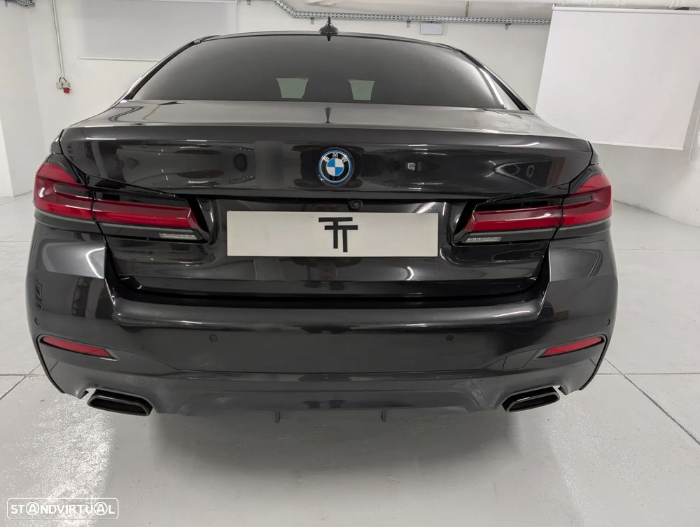 BMW 530 e Pack M - 12